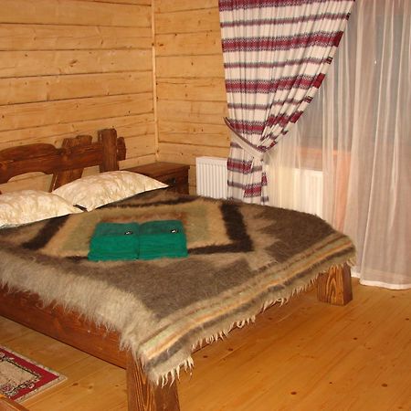 On Dovbush Path Hotel Yaremche Exterior photo