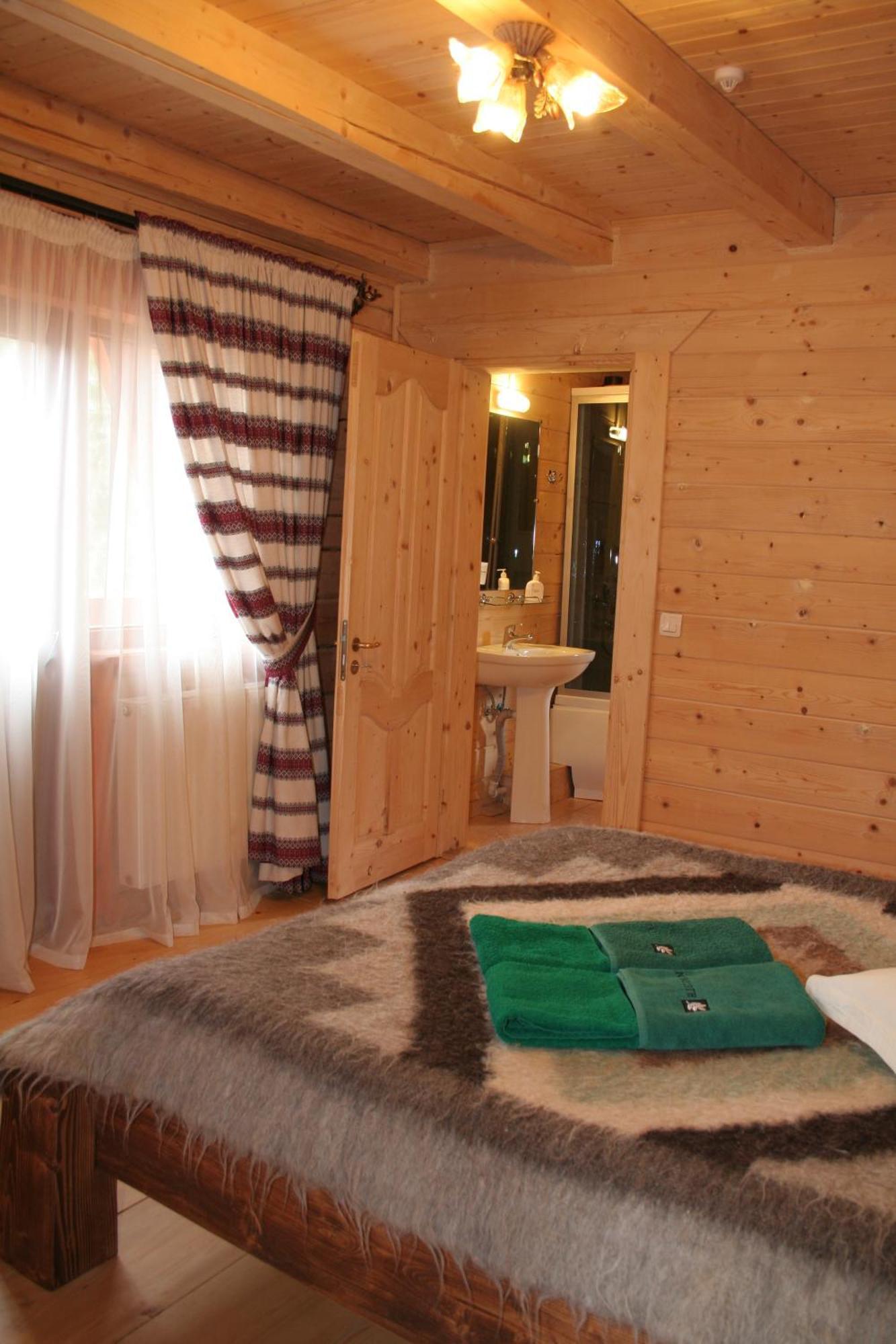 On Dovbush Path Hotel Yaremche Exterior photo