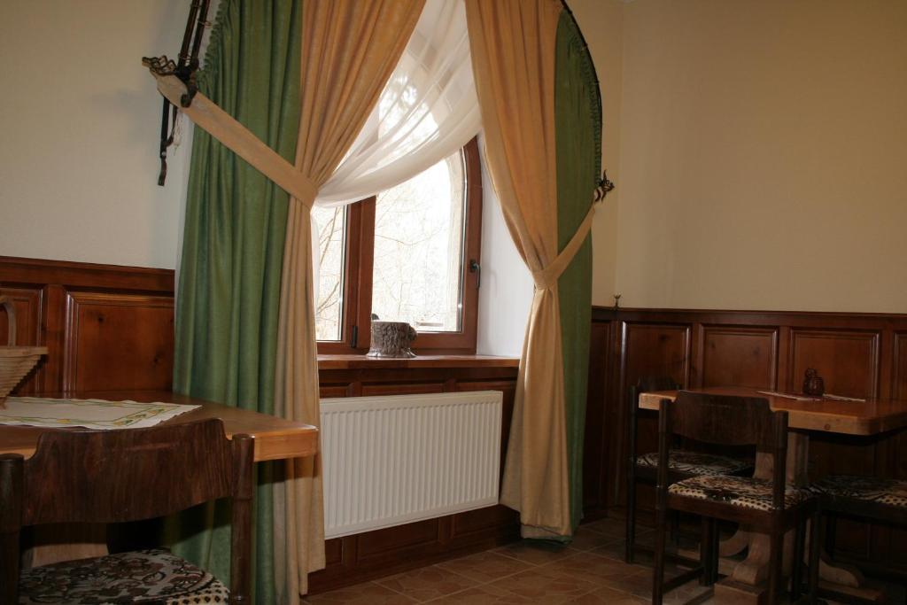 On Dovbush Path Hotel Yaremche Exterior photo